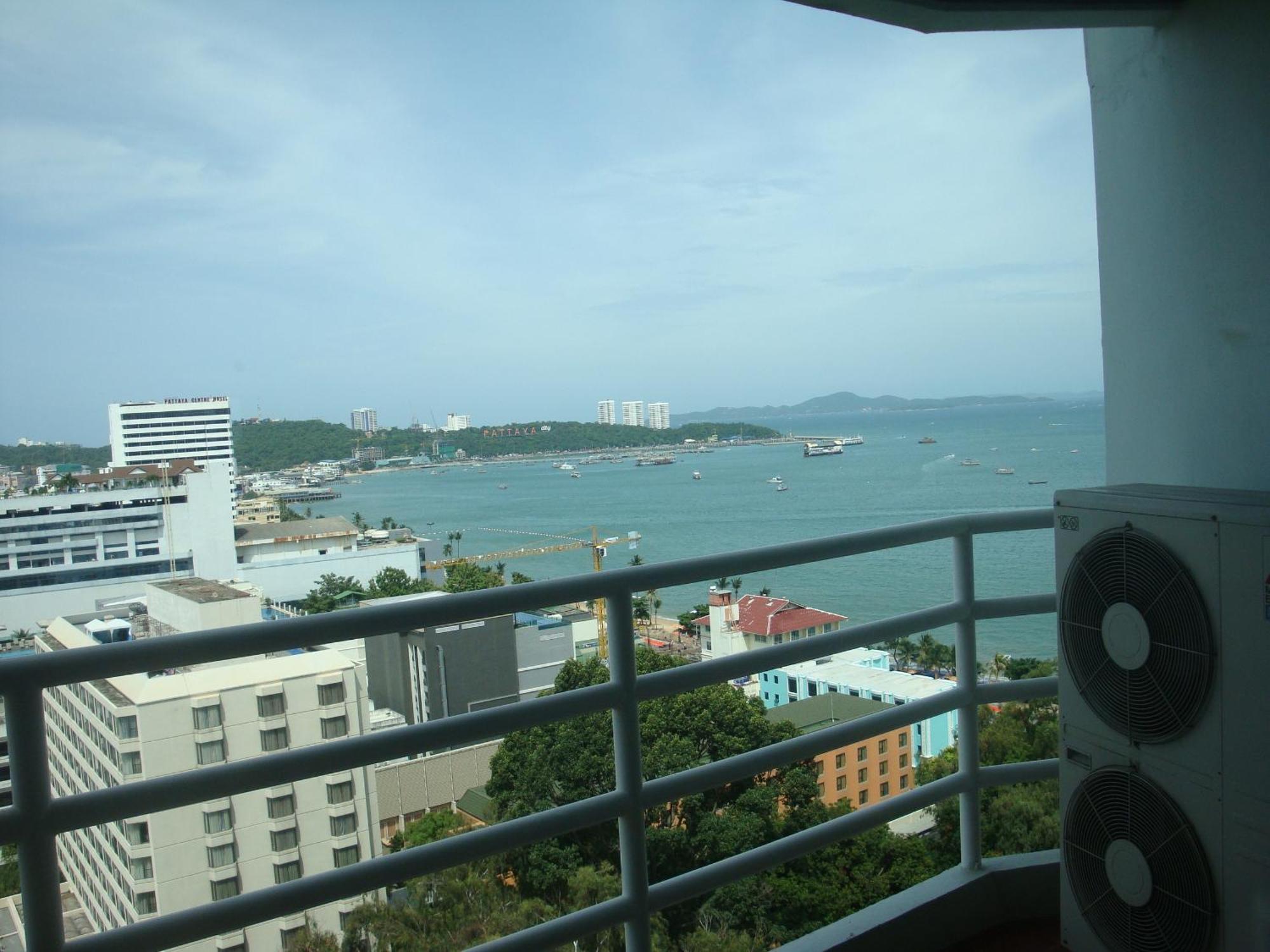 Joy Shop At View Talay 6 Apartment Pattaya Exterior photo